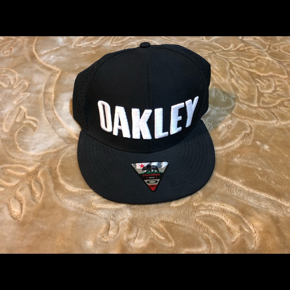 oakley hat